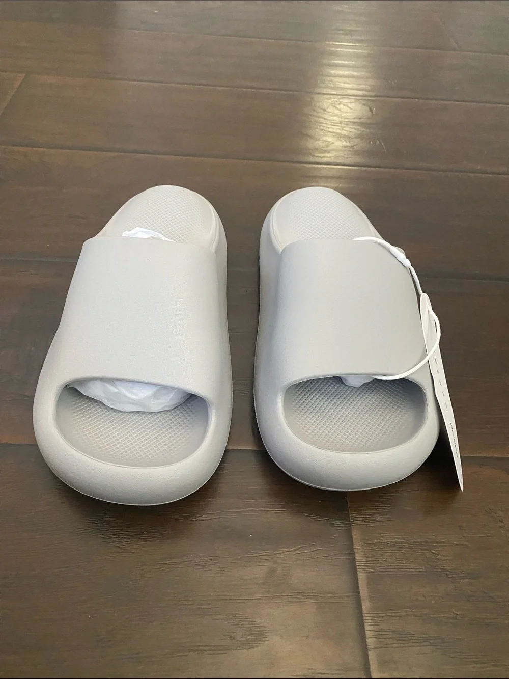 New with tag Posee Chillax lightweight rubber slide sandals women’s size 10